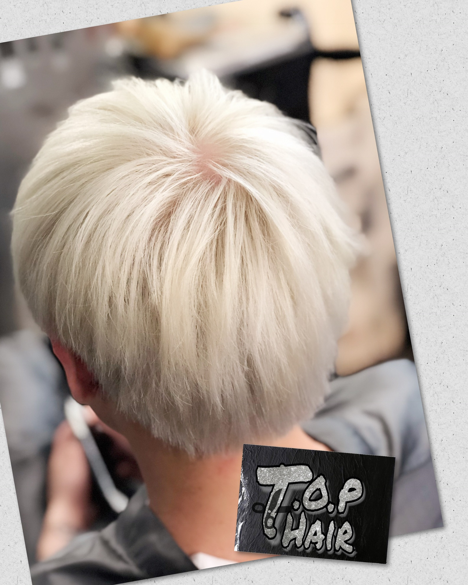 T.O.P HAIR之髮型作品: 預約電話 21423332 / 手提whatapps 61104808  類近地鐵站D3出口  ❣️每位同事和，人進入店內均需量體溫以及配戴口罩❣️ 