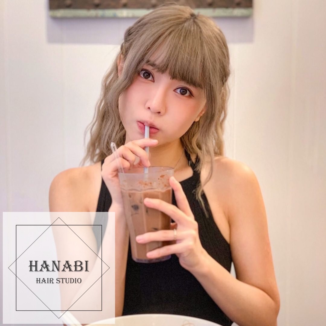 作品參考 / 最新消息:最新10月份優惠以及為你專屬髮型設計：）