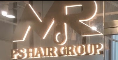 染发: M.R Hair Salon